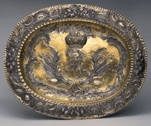 Katariina II:n monogrammilla varustettu astia, 1762 (hopea)